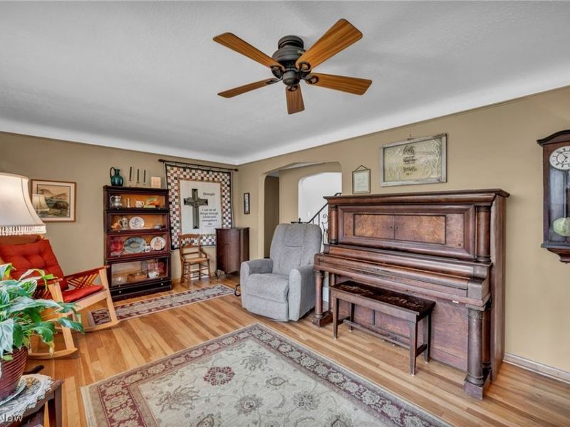 174 E 286th Street, Willowick, OH 44095 Photo 10