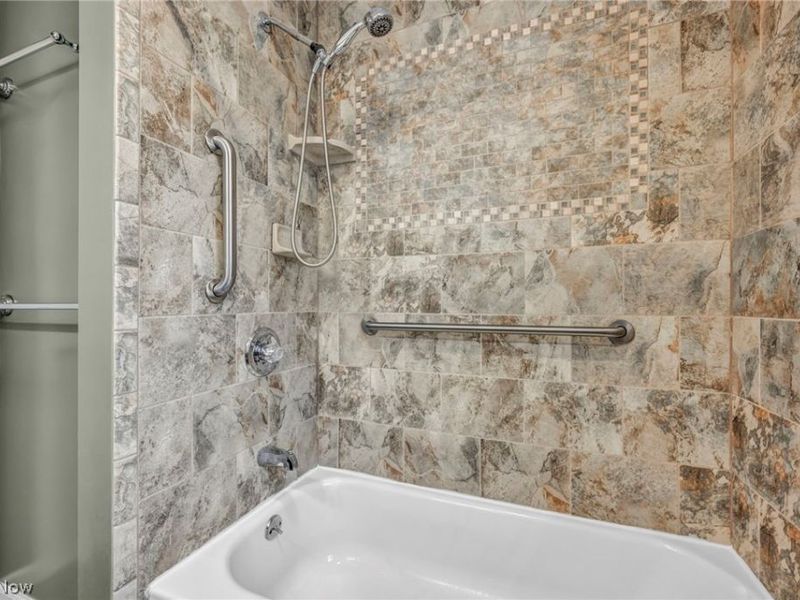 174 E 286th Street, Willowick, OH 44095 Photo 19