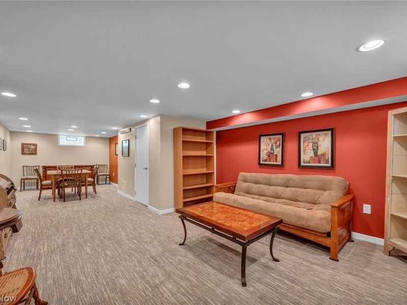 174 E 286th Street, Willowick, OH 44095 Photo 38