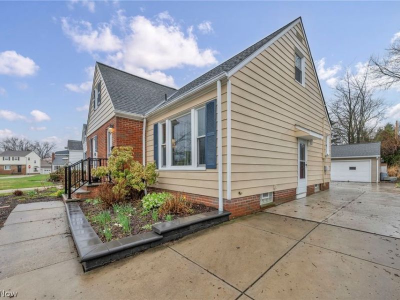 174 E 286th Street, Willowick, OH 44095 Photo 6