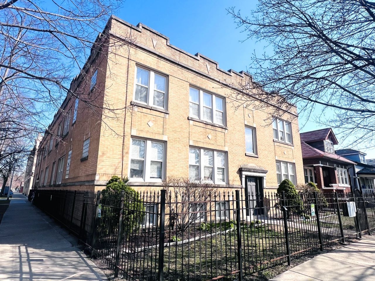 4956 W Parker Avenue, Unit 2, Chicago, IL 60639 Main Photo