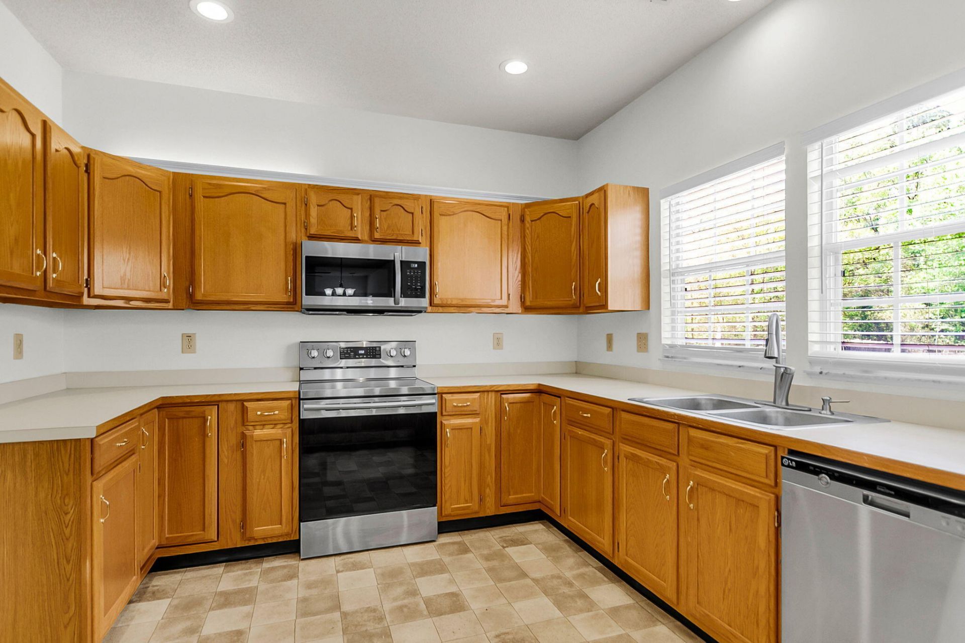 113 Waddington Trace Photo 18