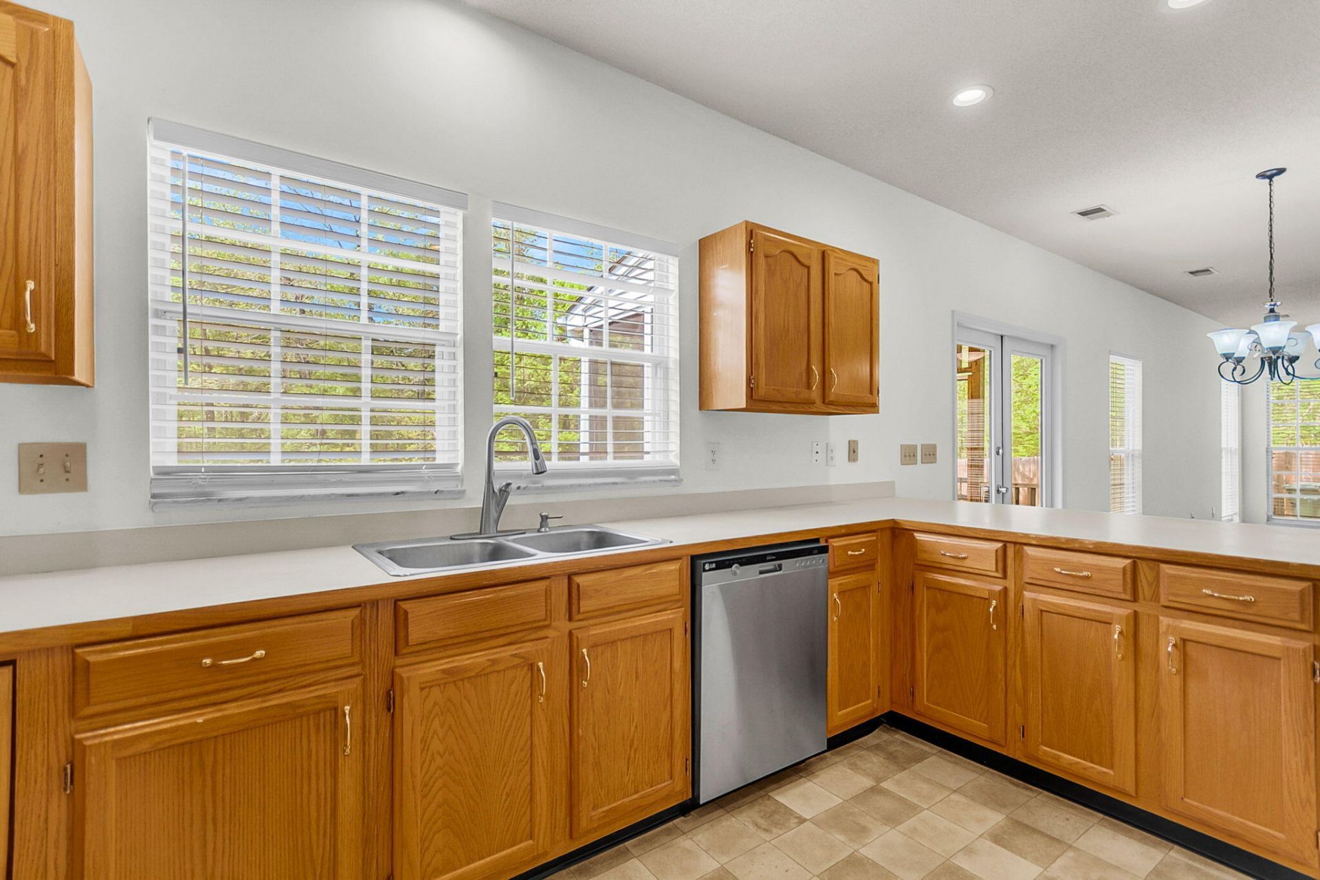 113 Waddington Trace Photo 20