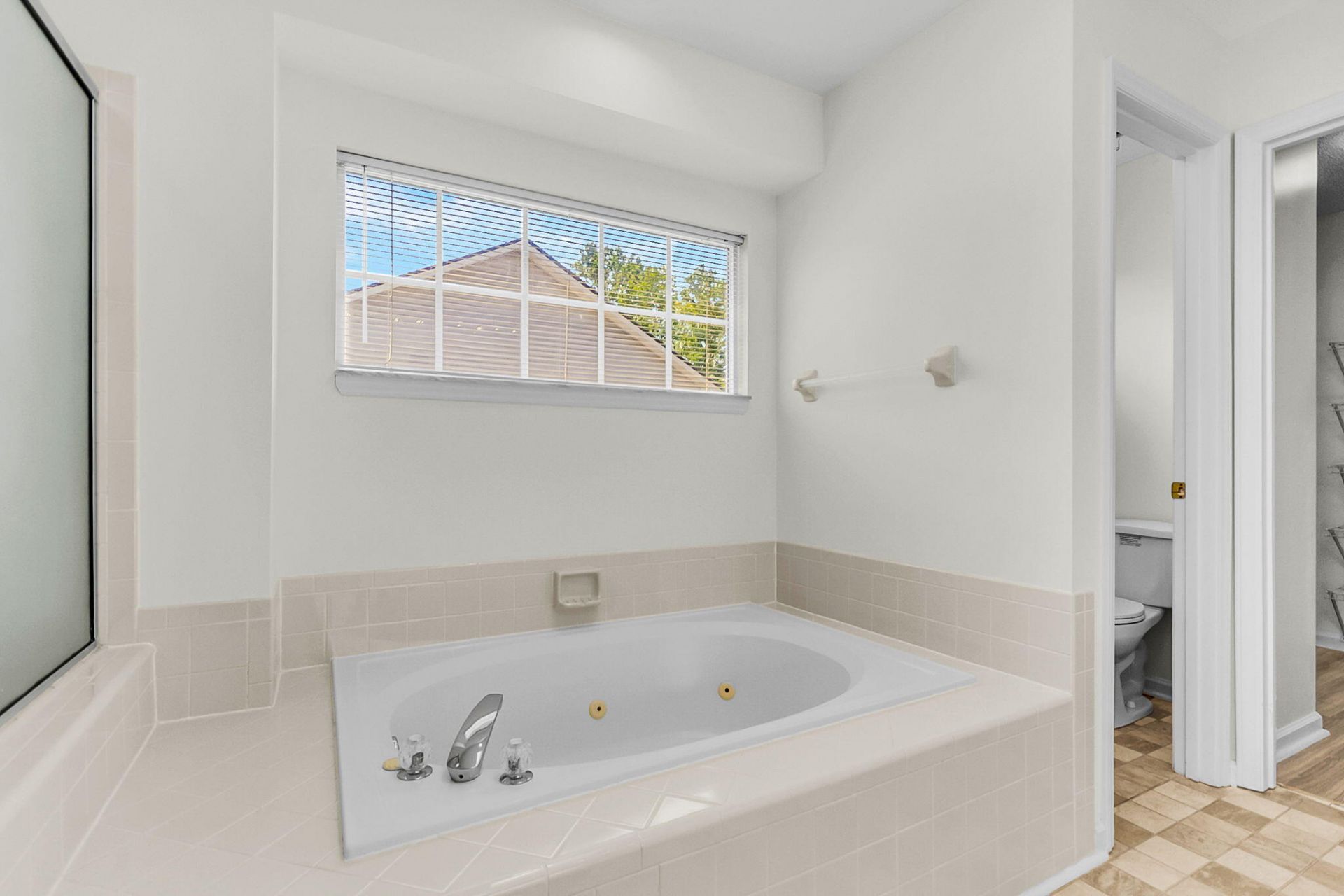 113 Waddington Trace Photo 48