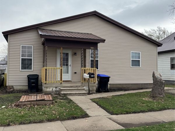 907 6th Avenue, Belle Plaine, IA 52208