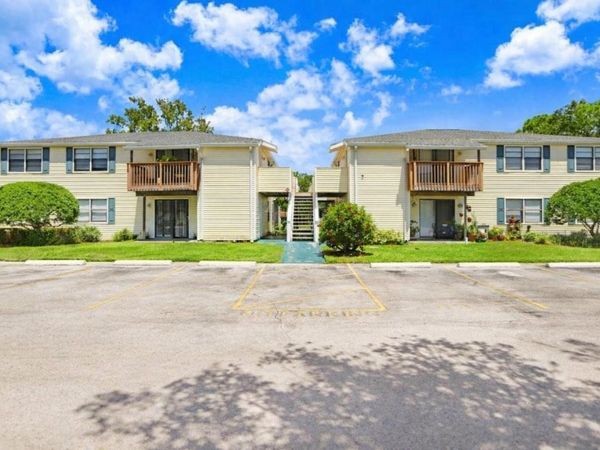 137 HUNTER LAKE DRIVE , Unit C, OLDSMAR, FL 34677