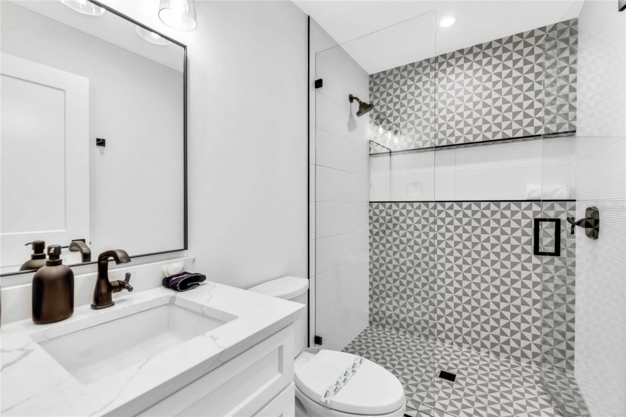 2208 Avenue A, Bradenton Beach, FL 34217 Photo