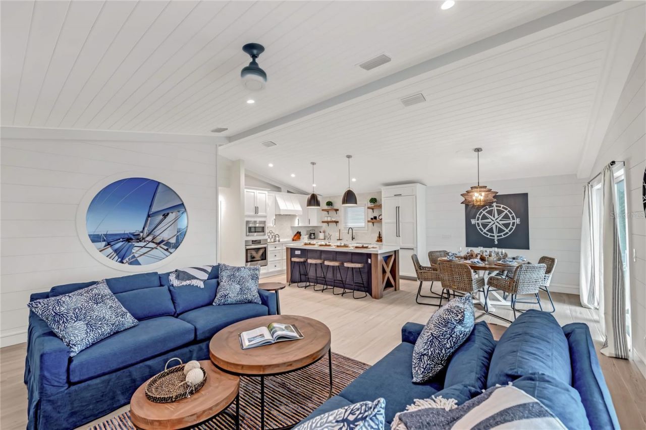 2208 Avenue A, Bradenton Beach, FL 34217 Photo