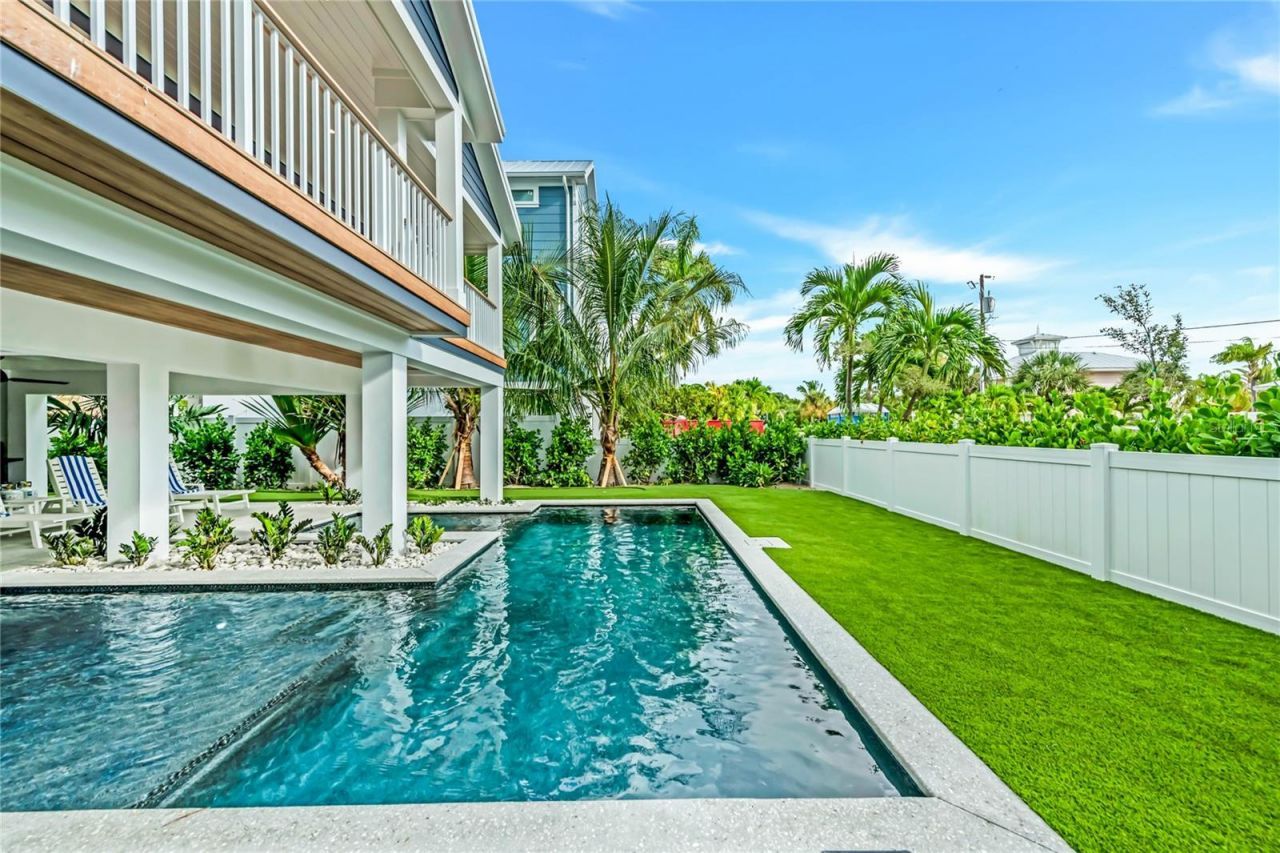 2208 Avenue A, Bradenton Beach, FL 34217 Photo