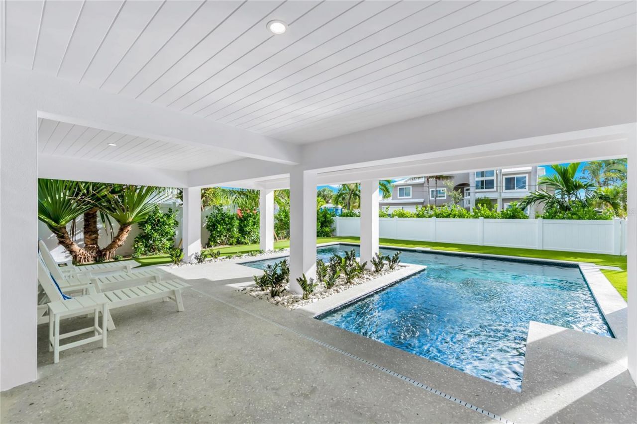 2208 Avenue A, Bradenton Beach, FL 34217 Photo