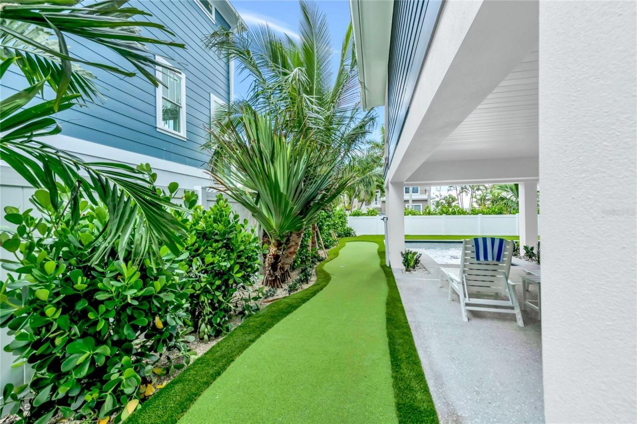 2208 Avenue A, Bradenton Beach, FL 34217 Photo