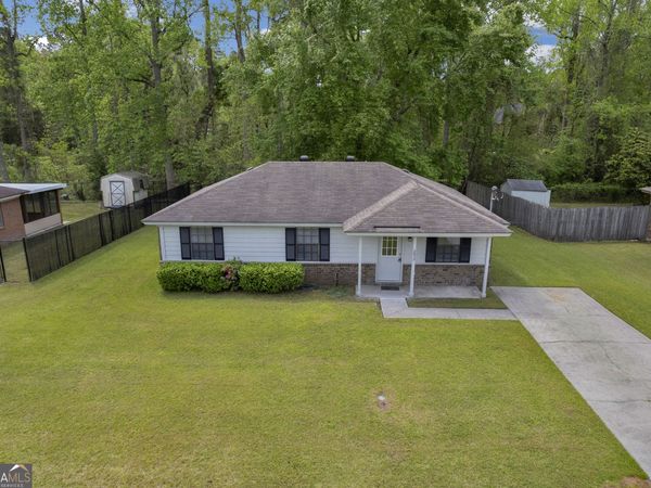 202 Sequoia Circle, Hinesville, GA 31313
