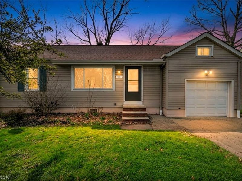 3144 Lost Nation Blvd, Willoughby, OH 44094 Photo 2