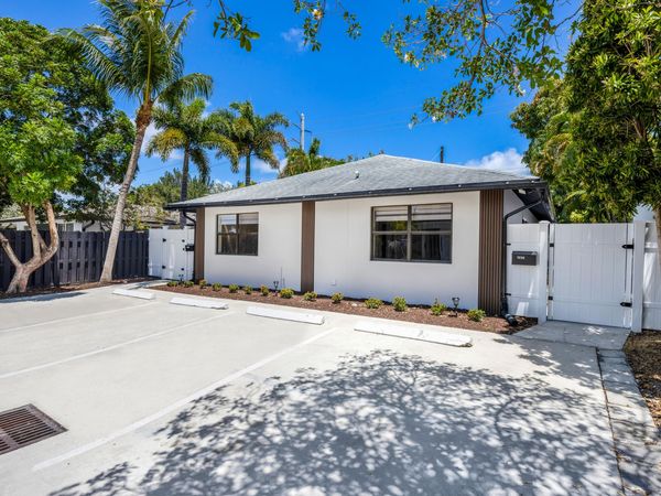 1236 NE 12th Avenue, Unit B, Fort Lauderdale, FL 33304