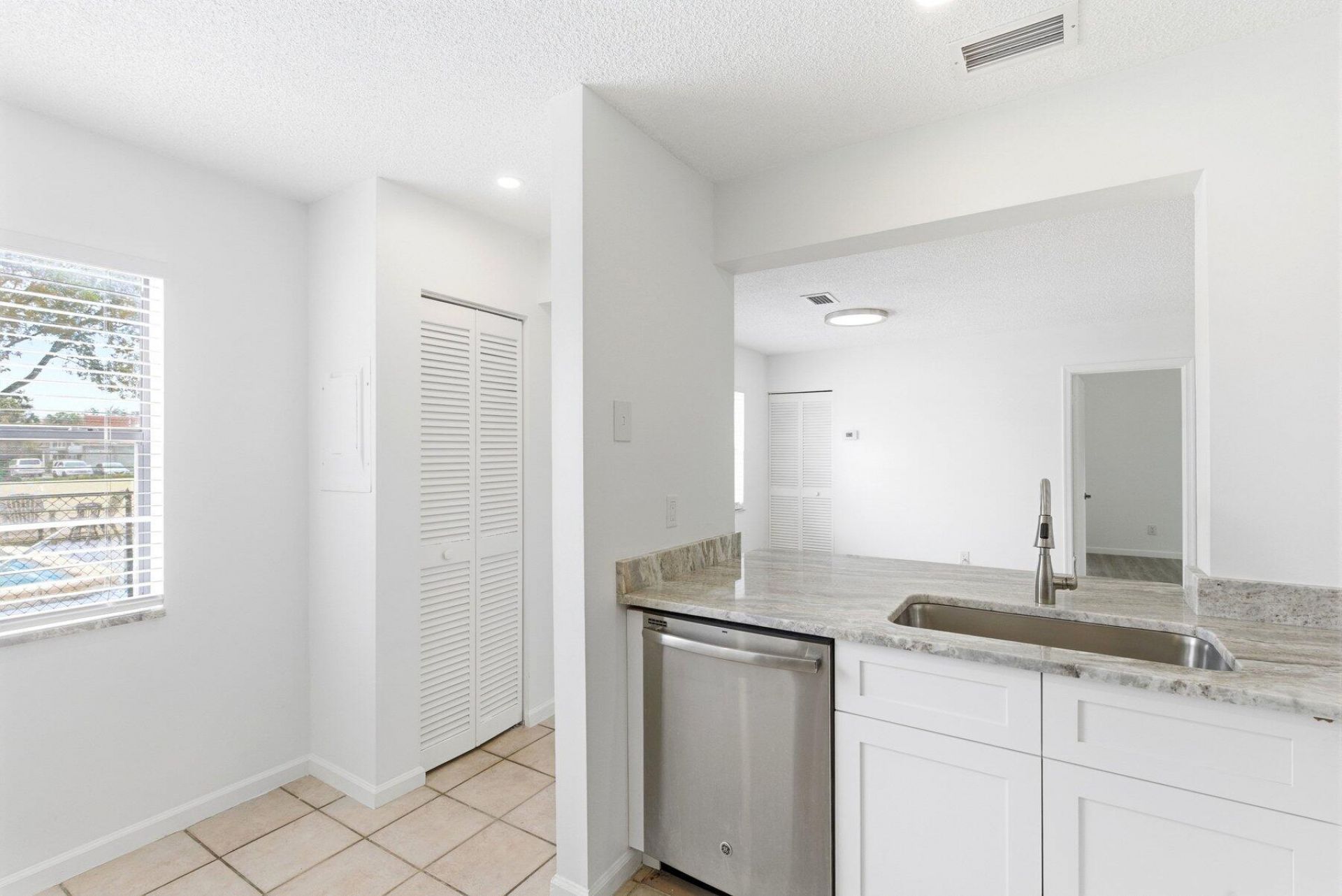 11319 Royal Palm Boulevard, Unit B-2, Coral Springs, FL 33065 Photo