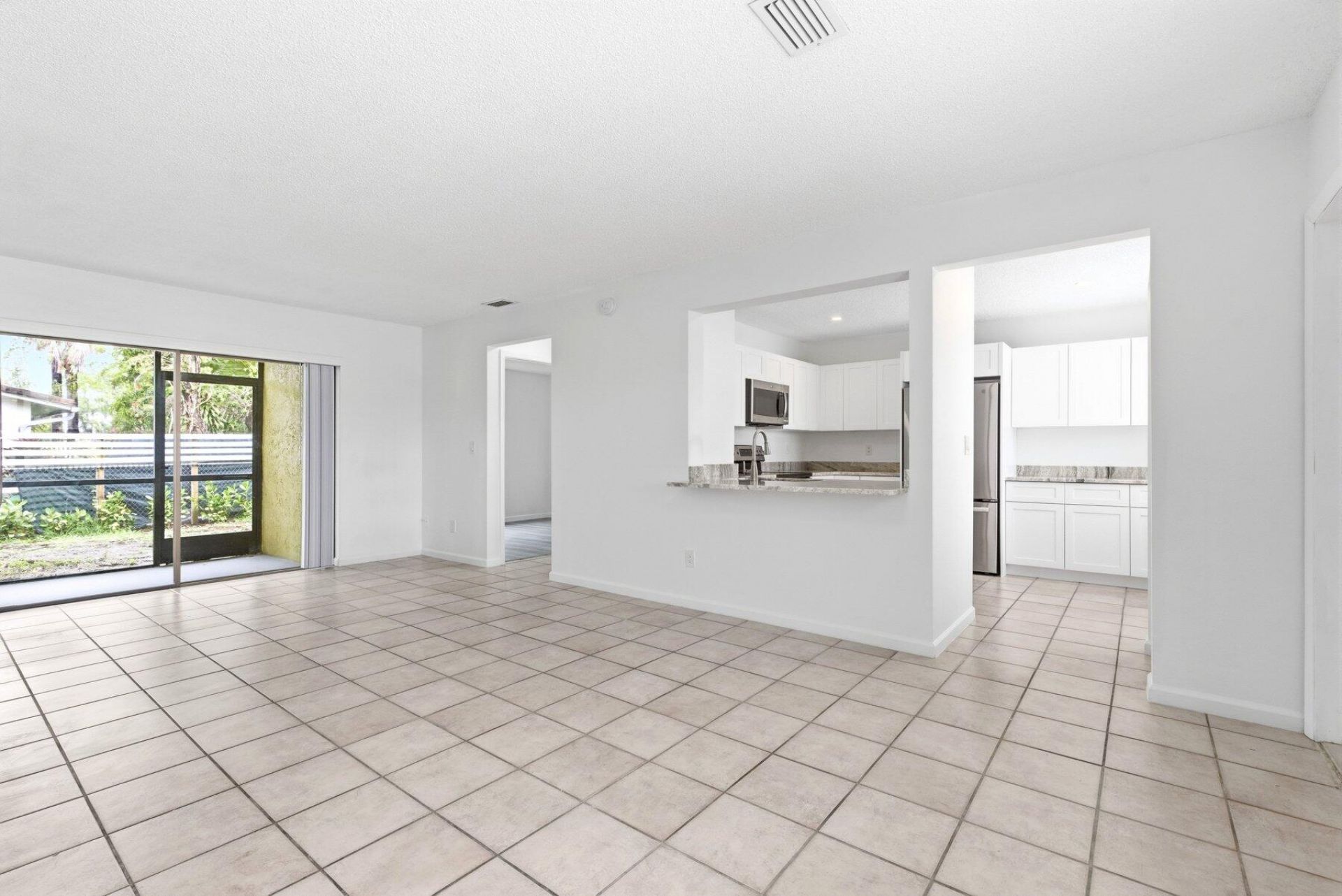 11319 Royal Palm Boulevard, Unit B-2, Coral Springs, FL 33065 Photo