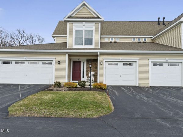 214 Lois Lane, Schenectady, NY 12304