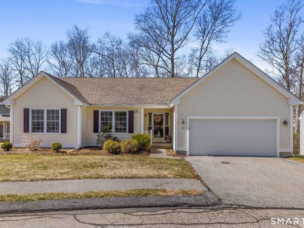 8 North, Unit 8, East Hampton, CT 06424