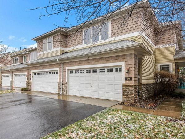586 Sutherland Drive, Woodbury, MN 55129