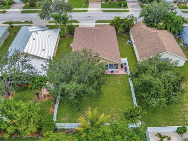 427 Lexington Avenue SW, Vero Beach, FL 32962