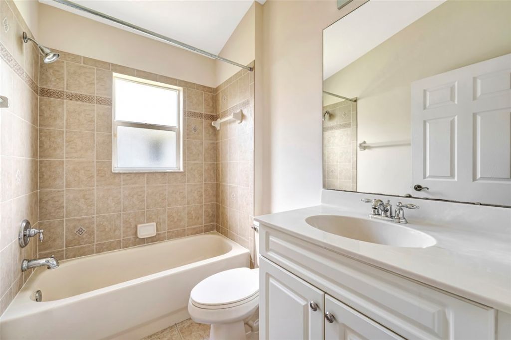 427 Lexington Avenue Sw, Vero Beach, FL 32962 Photo