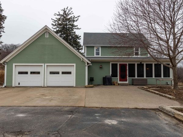 4989 N Ford Road, Scales Mound, IL 61075