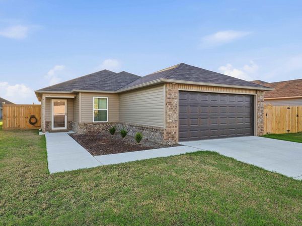 4 Fallen Oak Dr , Conway, AR 72032