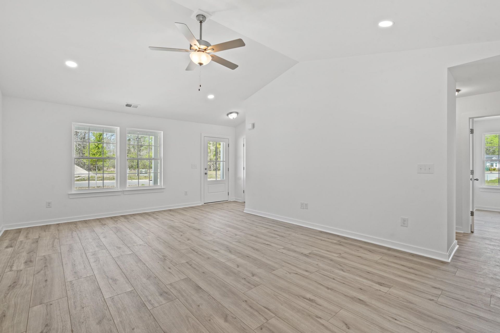 2832 Biscane Ct. Photo 8