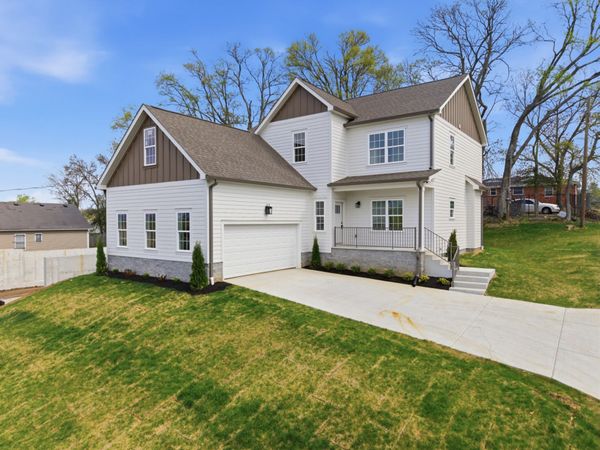 2401 Grover St , Nashville, TN 37207