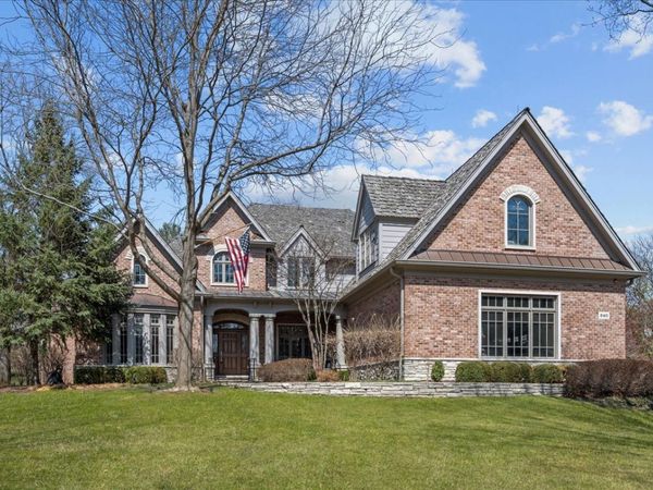 240 Walnut Street , Libertyville, IL 60048