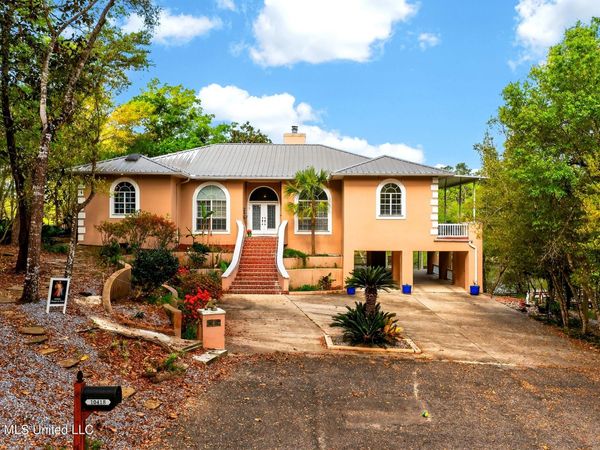 10418 Malahini Place, Diamondhead, MS 39525