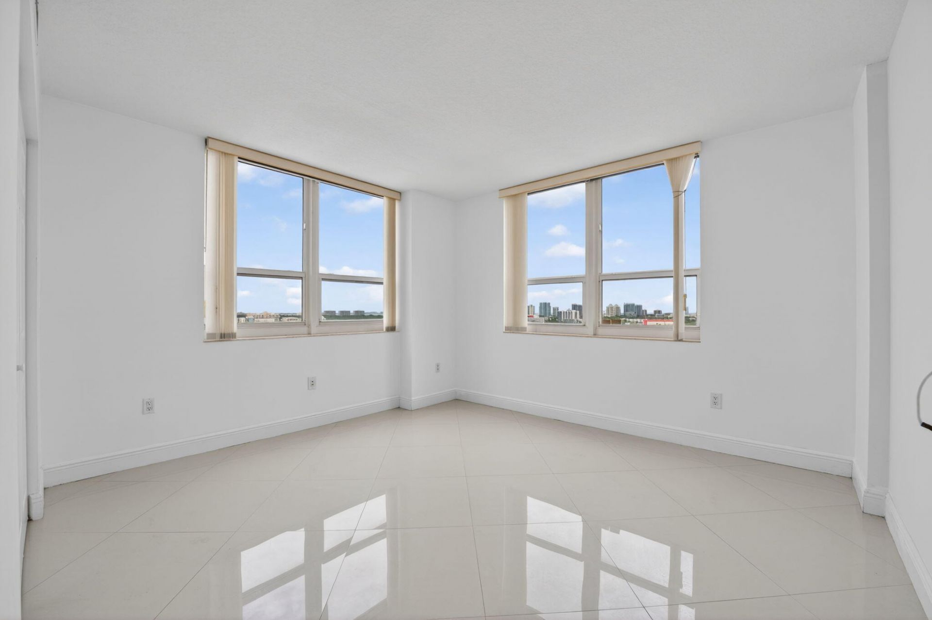 3232 Coral Way, Unit 1601, Miami, FL 33145 Photo