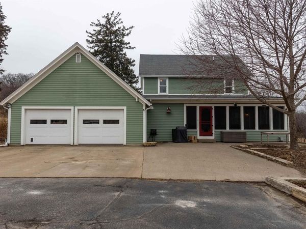 4989 Ford Road, Scales Mound, IL 61075