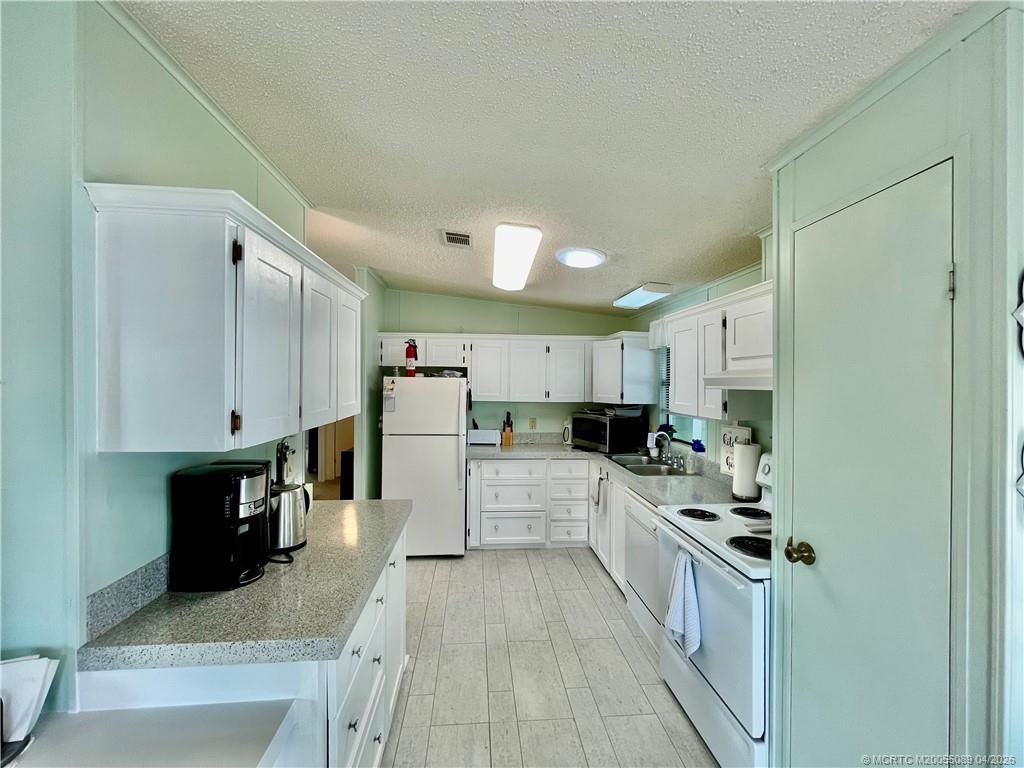 16300 SW Indianwood Circle, Indiantown, FL 34956 Photo