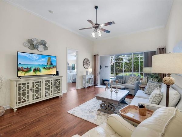 5887 Northridge DR N, Unit 13, NAPLES, FL 34110