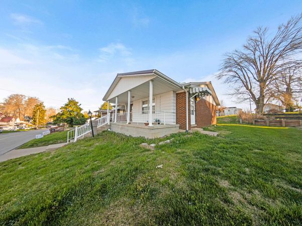 2711 Beech Street , Ashland, KY 41102