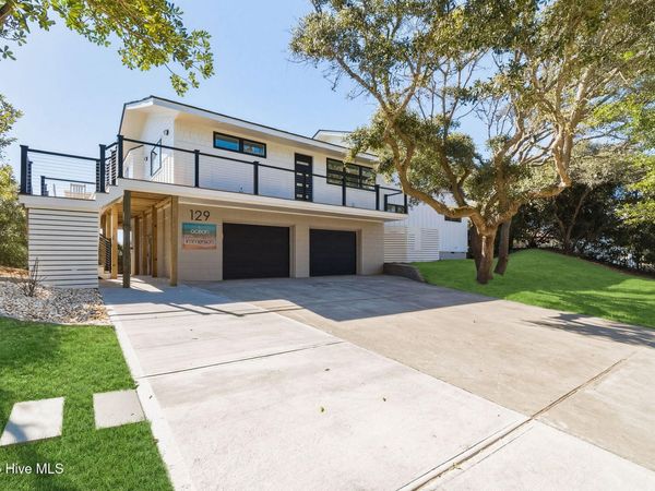 129 Dogwood Circle, Pine Knoll Shores, NC 28512