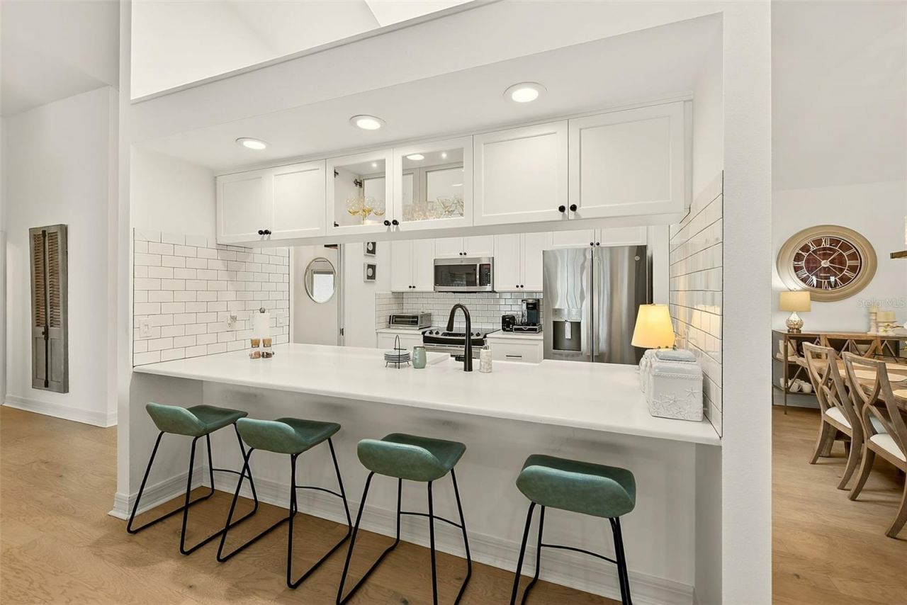 10976 Harborside Drive , Largo, FL 33773 Photo