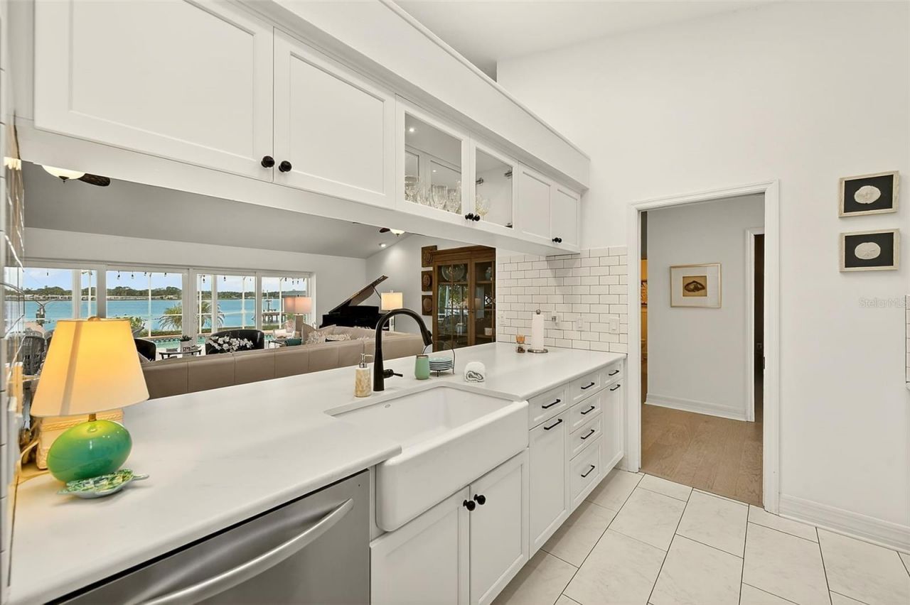 10976 Harborside Drive , Largo, FL 33773 Photo