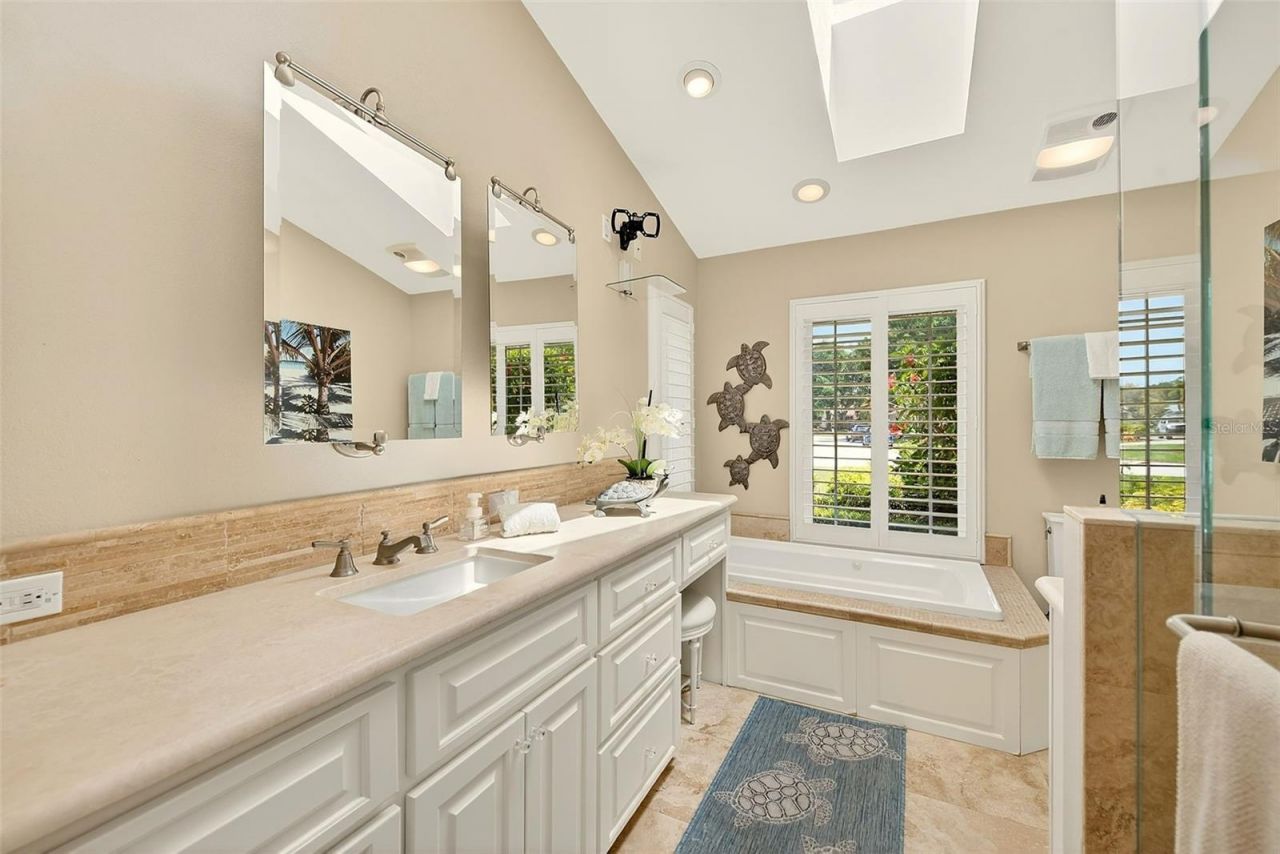 10976 Harborside Drive , Largo, FL 33773 Photo