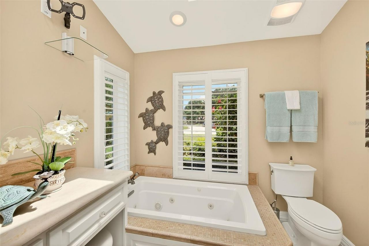 10976 Harborside Drive , Largo, FL 33773 Photo