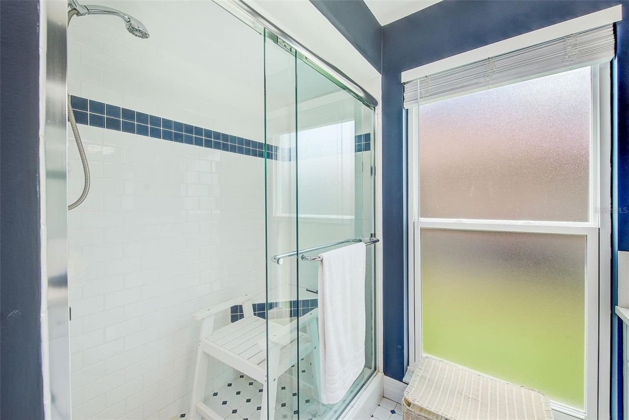 10976 Harborside Drive , Largo, FL 33773 Photo