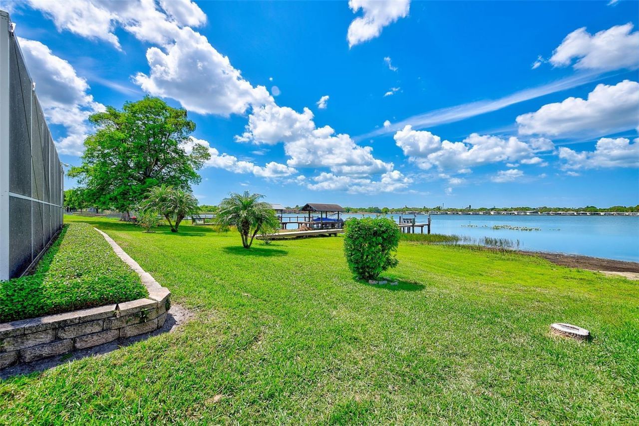 10976 Harborside Drive , Largo, FL 33773 Photo