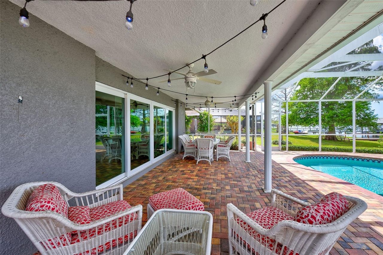 10976 Harborside Drive , Largo, FL 33773 Photo