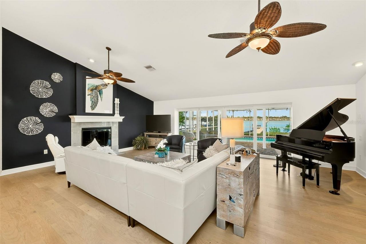 10976 Harborside Drive , Largo, FL 33773 Photo