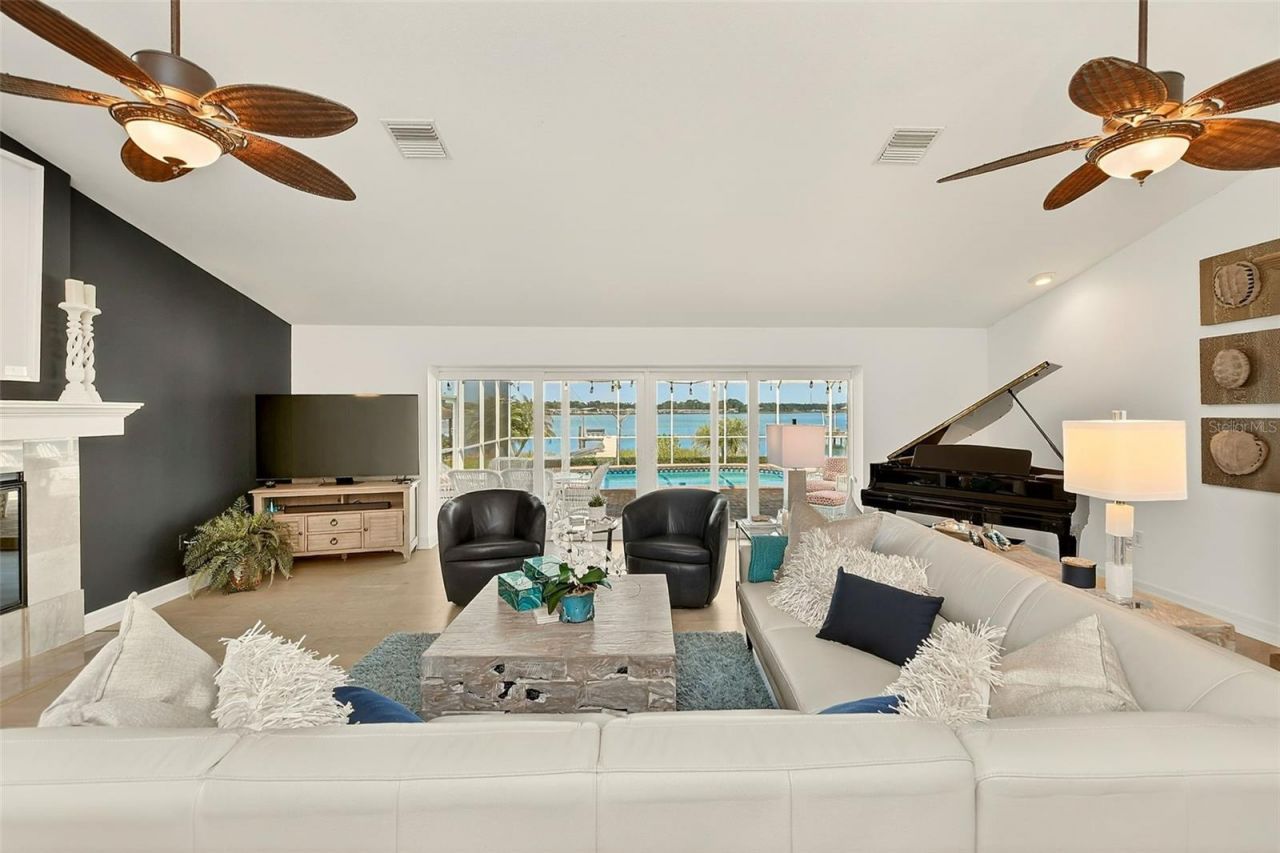 10976 Harborside Drive , Largo, FL 33773 Photo