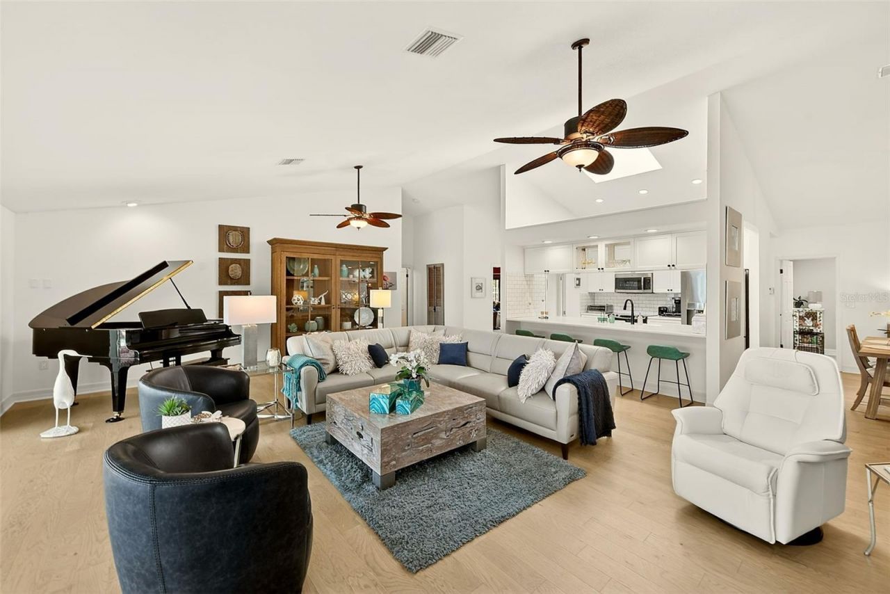 10976 Harborside Drive , Largo, FL 33773 Photo