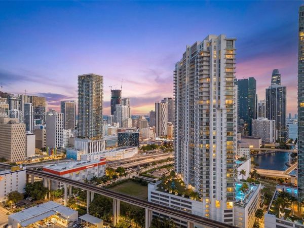 90 SW 3rd St, Unit 1105, Miami, FL 33130