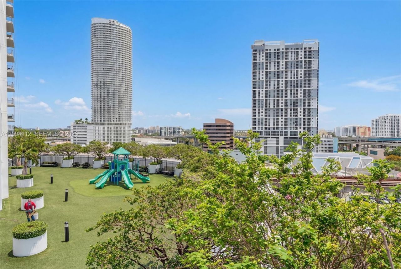 90 SW 3rd St, Unit 1105, Miami, FL 33130 Photo