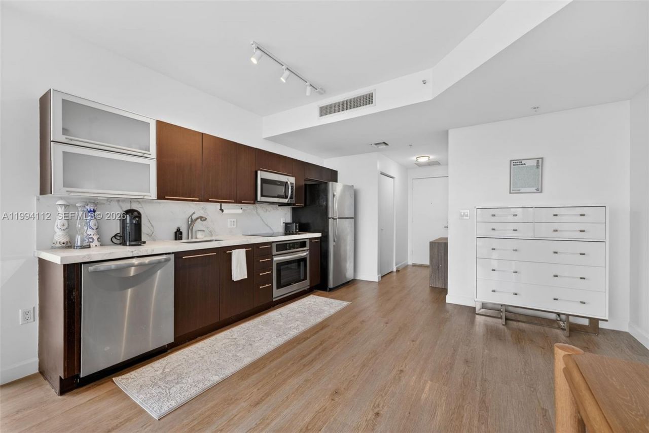 90 SW 3rd St, Unit 1105, Miami, FL 33130 Photo